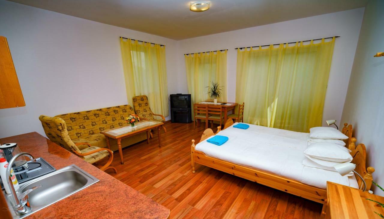 Isaan Ostrzyce Guest House Exterior photo